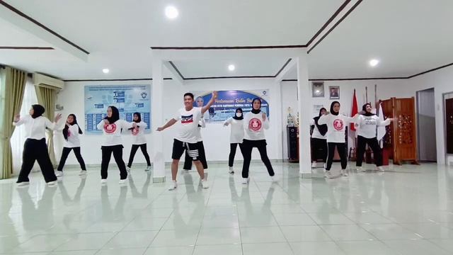Samba I Love Cheap Thrills - Line Dance / Demo by IIK Perumda Tirta Musi Palembang смотреть онлайн