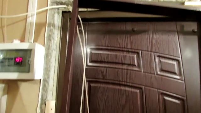 Как отделать проем входной двери.