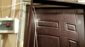 Как отделать проем входной двери.