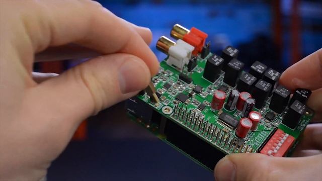 Get started with the Raspberry Pi High End Audio DAC смотреть онлайн