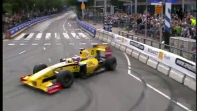 Bavaria City Racing Rotterdam 2010 - Renault F1 Vitaly Petrov - V2 смотреть онлайн