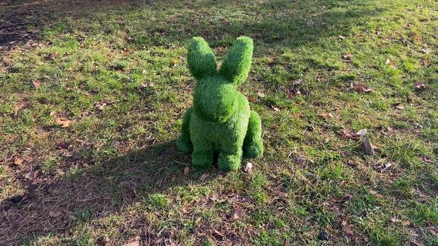 Топиари фигура кролика - символ 2023 года. Фигуры для сада смотреть онлайн