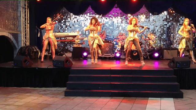 Venetian Macau Carnival Fantastic Violin performance смотреть онлайн