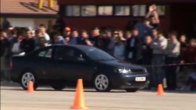 Burnout Opel Astra Bertone 2.2 16v смотреть онлайн