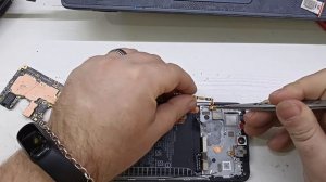 Poco не реагирует на кнопку включения, восстановление шлейфа на кнопку включения.