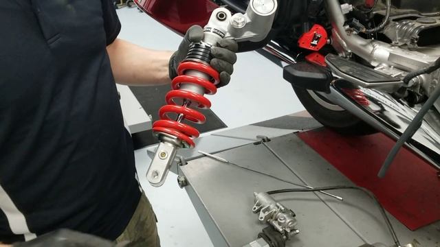 Suspension adjusters clarified - 2018+ Honda Gold Wing смотреть онлайн