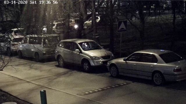 Москва, Ясенево, уютная камера во дворе со звуком. Live ptz. смотреть онлайн