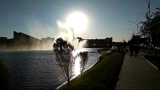 Брызги фонтана на озере Кабан! Одно из самых красивых мест Казани ☺️ смотреть онлайн