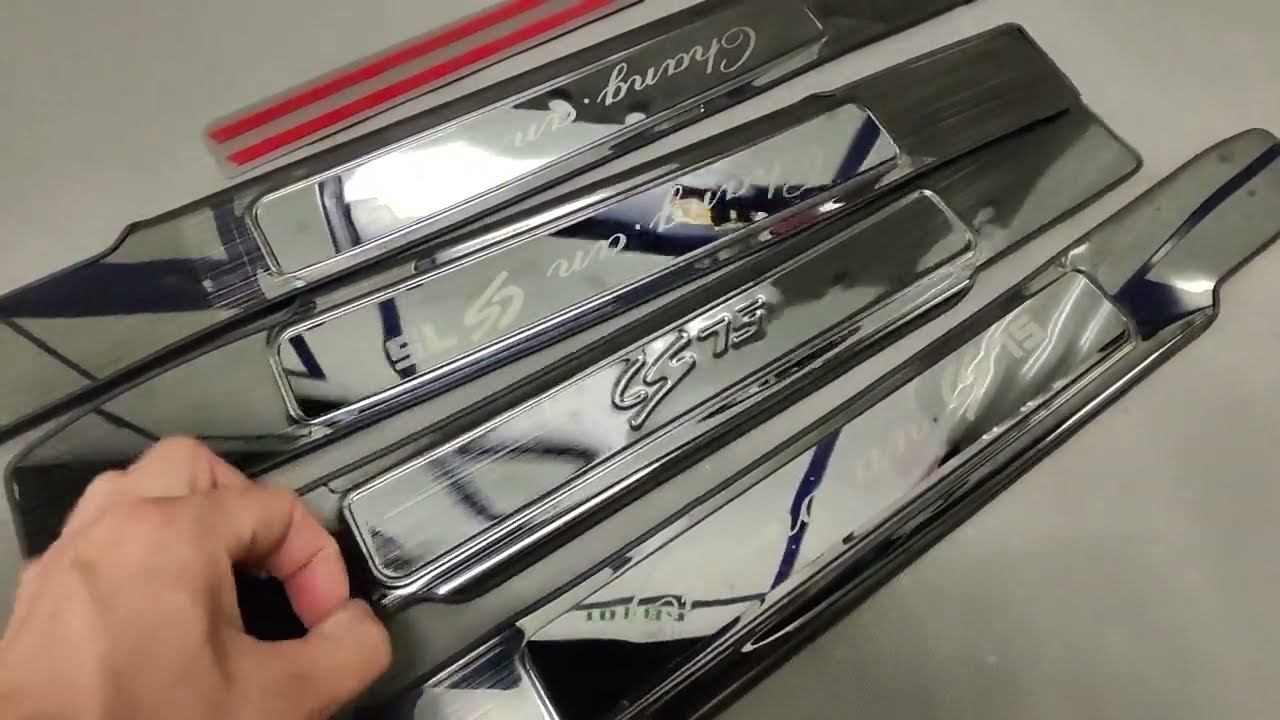 Накладки на внешний порог для Changan Cs75FL черная с черным логотипом