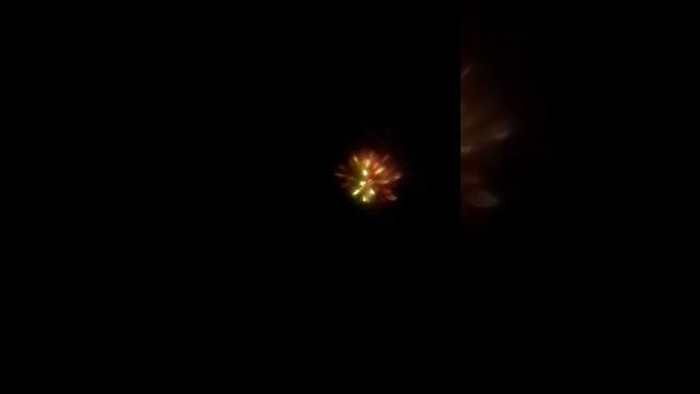 с новым годом и вот это происходит сейчас у моего дома и я не могу уснуть с новым годом!💥✨🌝✨💥🎊💥✨🌝🌚✨ смотреть онлайн