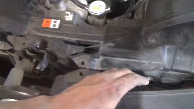 Mazda CX-7. Снятие-установка переднего бампера. смотреть онлайн