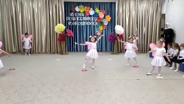 Детский сад №142 "Карамель" г.Грозный - Танец «Феи», старшая возрастная группа «Малинки» смотреть онлайн