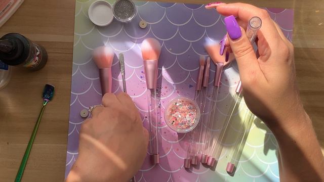 DIY Glitter Snow Globe Makeup Brushes смотреть онлайн