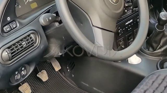 Chevrolet Niva с коврами ЭВА и накидками Carfashion смотреть онлайн