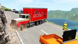 Авария. Грузовик упал с горы на школьный автобус..mp4