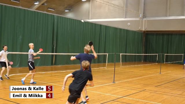 Pongfinity vs. Pro Badminton Players смотреть онлайн