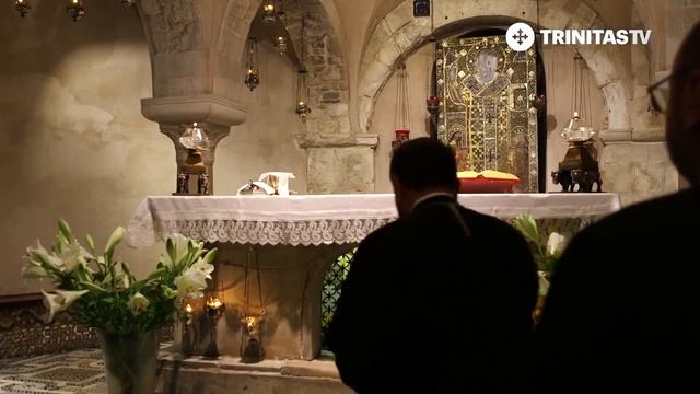 Basilica San Nicola din Bari, Italia, adăpostește moaştele Sfântului Ierarh смотреть онлайн