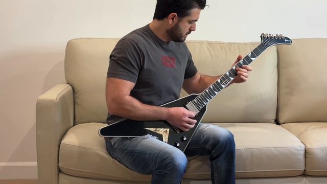 Limited Edition Dave Mustaine Gibson Custom Shop Flying V Ebony VOS (1 of 75) смотреть онлайн