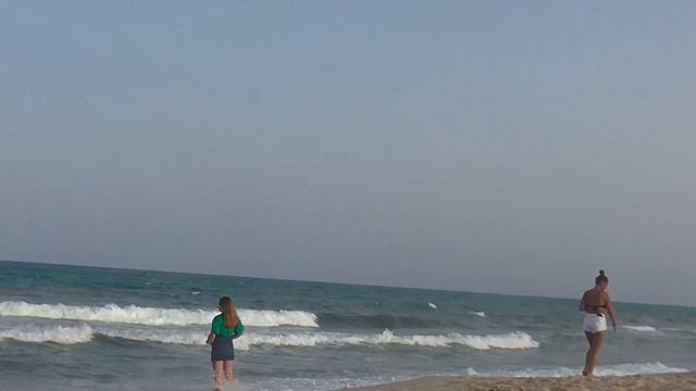 Девушки и море Видеозарисовка Girl and the sea Video смотреть онлайн