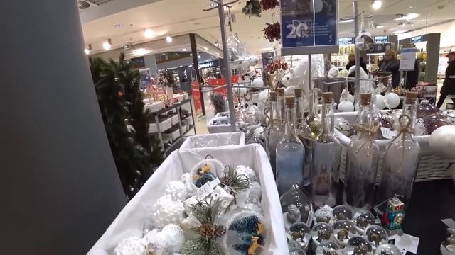VLOG 54. Подготовка к Новому году 2018/2019 в Санкт-Петербурге: городское убранство, подарки и деко смотреть онлайн