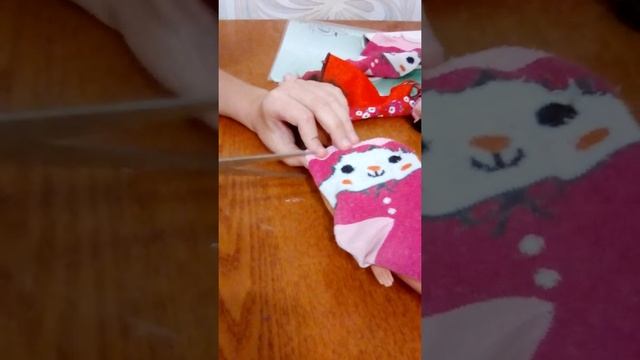 Кто хочет узнать как можно легко и просто сшить платья ? для куклы Барби смотреть онлайн