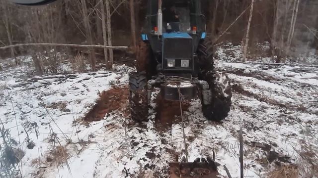 Трелевка МТЗ-892 .Вытягиваю 892 с телегой смотреть онлайн