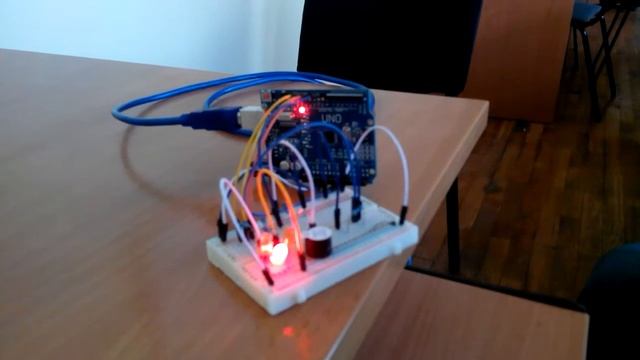 Учебный проект. Пожарная сигнализация с термистором на Arduino смотреть онлайн