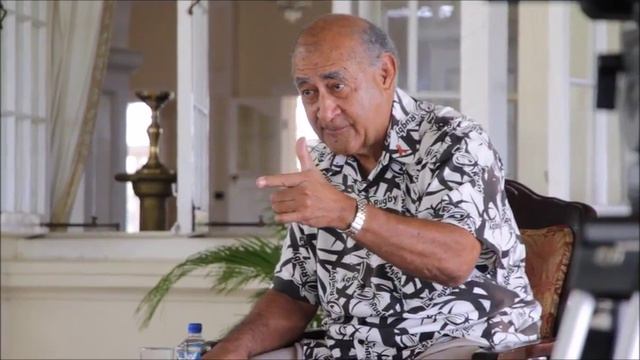 Vodafone Flying Fijians team present itautau to President Ratu Epeli Nailatikau смотреть онлайн