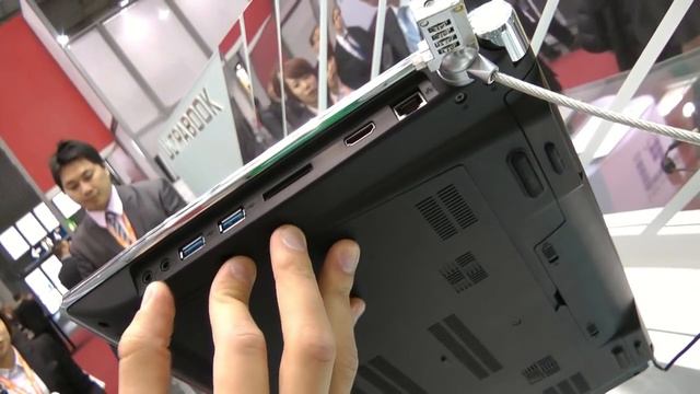 CeBIT 2012 - Gaming Gigabyte P2542G notebook hands on смотреть онлайн