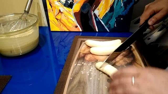 Карамельные бананы, пирог на кефире/Caramelized bananas, kefir pie. смотреть онлайн