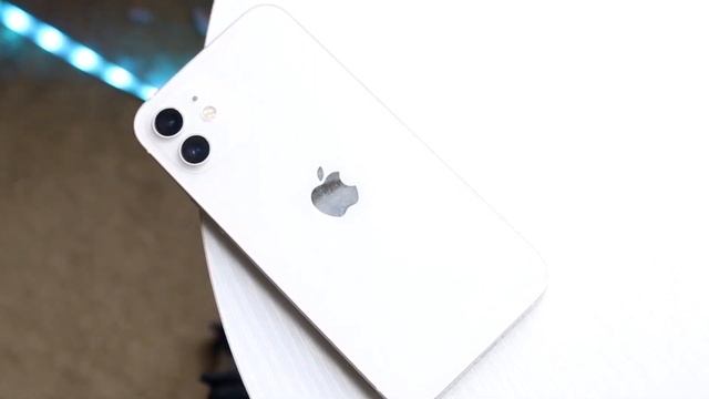 iPhone 12 In Mid 2023! (Review) смотреть онлайн