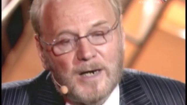 "Мне звезда упала на ладошку", исполняет автор - Александр Дольский. смотреть онлайн