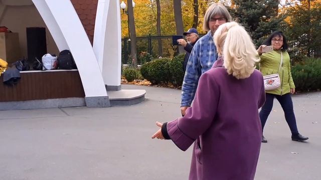 ЛИСТЬЯ ЖЁЛТЫЕ НАД ГОРОДОМ КРУЖАТСЯ! ТАНЦЫ ХАРЬКОВ СЧАСТЛИВЫЕ ДНИ смотреть онлайн