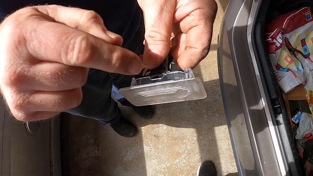 2014 Toyota Corolla Tag Light Bulb Replacement смотреть онлайн