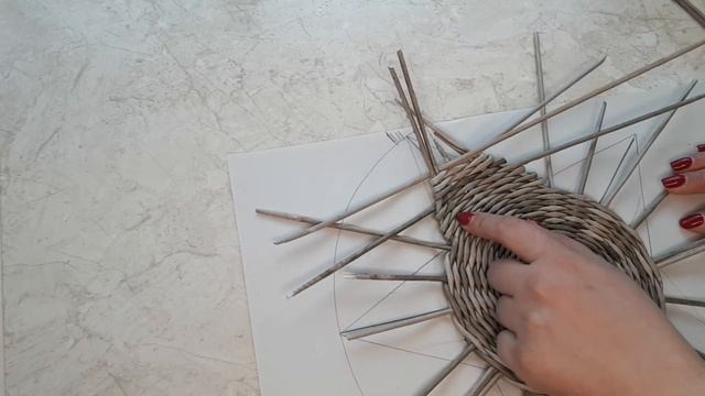 Поднос звезда. Плетение из бумажной лозы. смотреть онлайн
