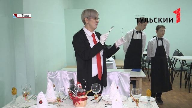 Как накрыть новогодний стол, подскажут профессиональные кулинары смотреть онлайн