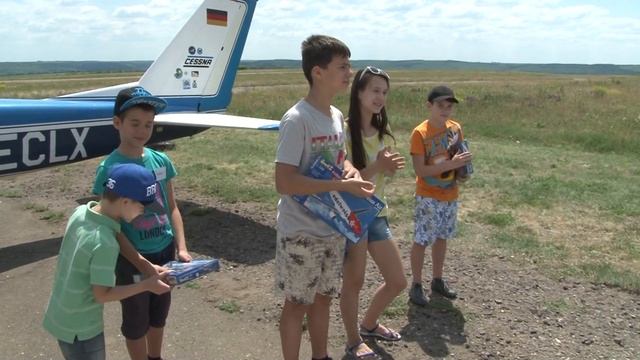 Аэроклуб Экипаж Бесплатный полёт для детей видео полёта. Организатор Наталья Постолатий и аэроклуб смотреть онлайн