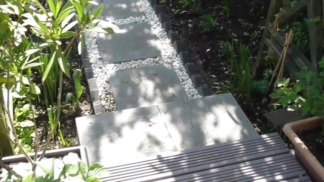 Наша уютная терраса! Садовая дорожка из плит и гальки своими руками. Влог. смотреть онлайн