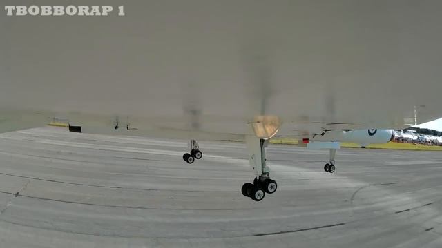 ONBOARD CAMS GIANT RC 1/5 SCALE AVRO VULCAN XH558 MARTIN WITHERS ELVINGTON LMA RC AIRCRAFT SHOW 201 смотреть онлайн
