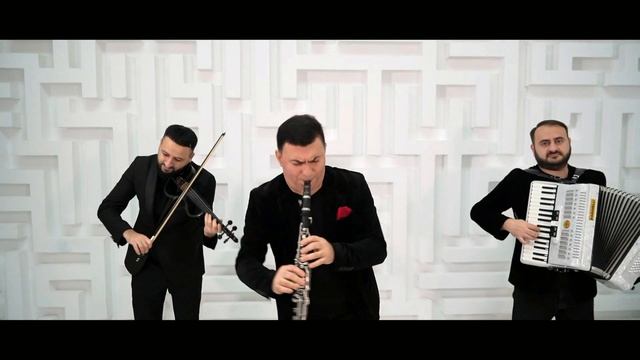 Армен Бабаян Григорий Акопян Гарик Хачатурян (Nayecir Indz) cover by Tatoul Avoyan смотреть онлайн