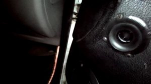 Магнитола треск щелчки свист наводки