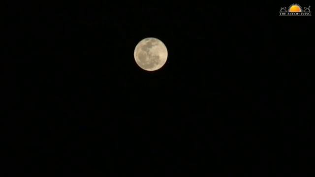 12.12.2019 Короткая медитация со Шри Шри в полнолуние смотреть онлайн