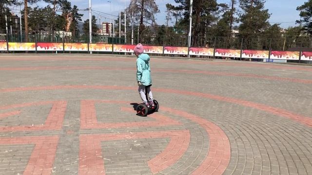 Фигурное катание на гироскутере Ninebot Mini Pro смотреть онлайн