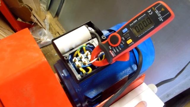 Дробилка Molot-200 на 220В . Дробление щепы смотреть онлайн