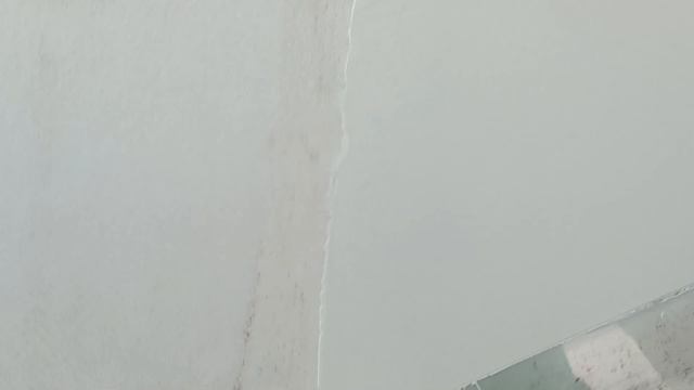 Клеим стеклохолст на шпатлевку + пва с помощью валика смотреть онлайн