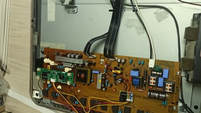 PHILIPS 32PFL5604H ремонт обход сгоревшего трансформатора инвертора подсветки 2130KP0352A-F смотреть онлайн