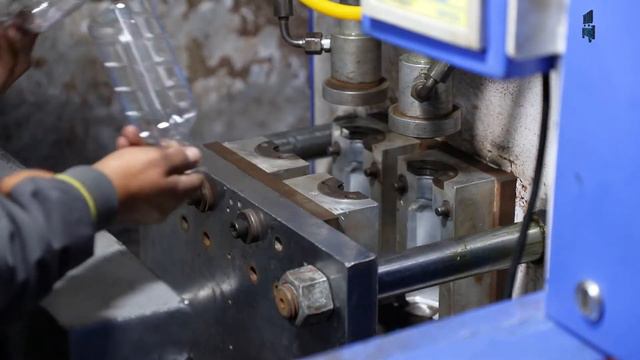 PET Plastic Bottles Making Factory | PET Bottle Mass Production Factory смотреть онлайн