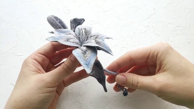 Обзор готовых работ. Броши-цветы. смотреть онлайн