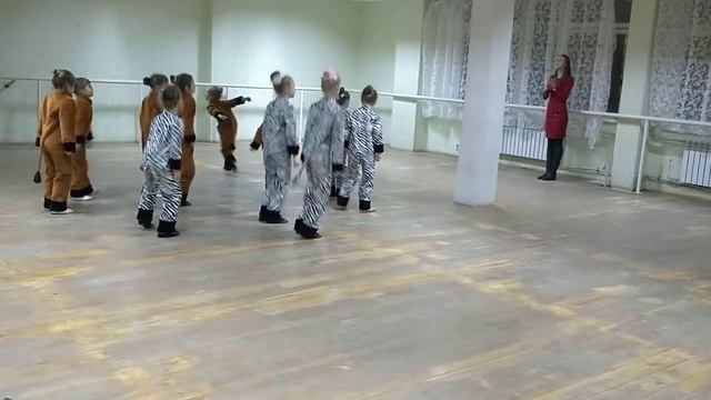 Танец Мадагаскар 01 смотреть онлайн