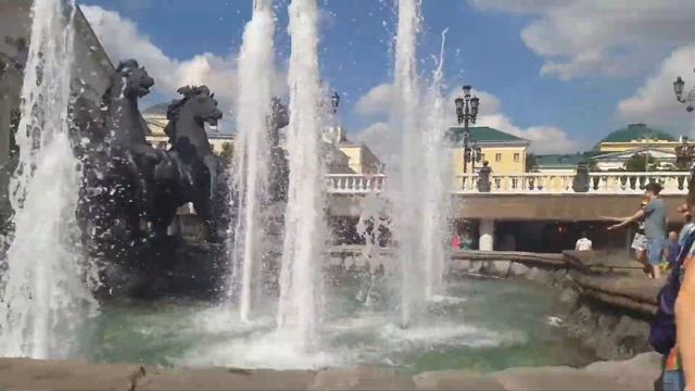 Александровский сад возле кремля часть 2 смотреть онлайн